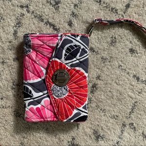 .*sold* Beautiful Vera Bradley wristlet